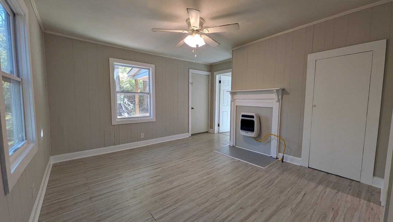 110 Dye St #1 - Photo 5 of 9