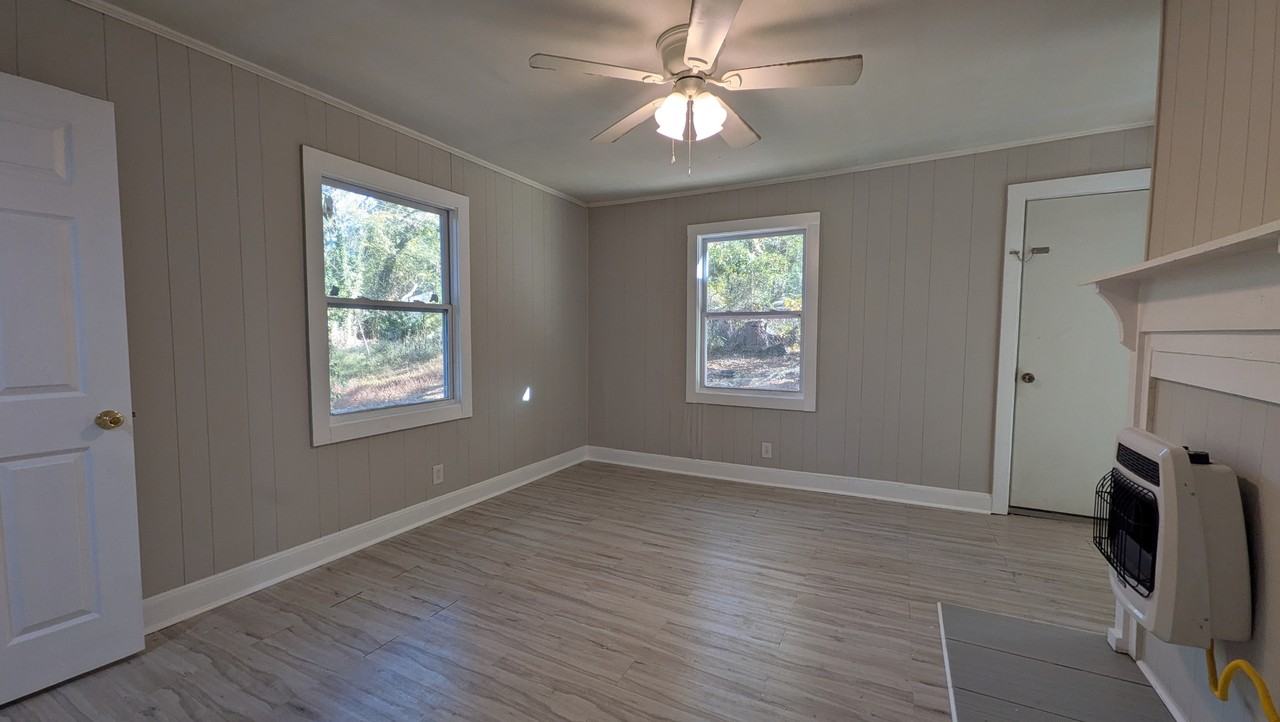 110 Dye St #1 - Photo 6 of 9