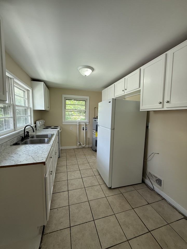 4217 43rd Ave N #1 - Photo 4 of 8