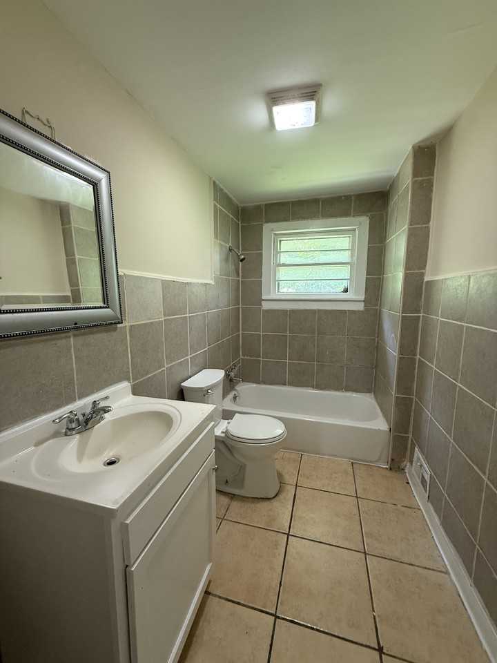 4217 43rd Ave N #1 - Photo 6 of 8