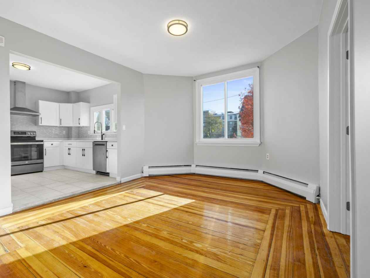 42 William St #2ROOMA - Photo 2 of 10
