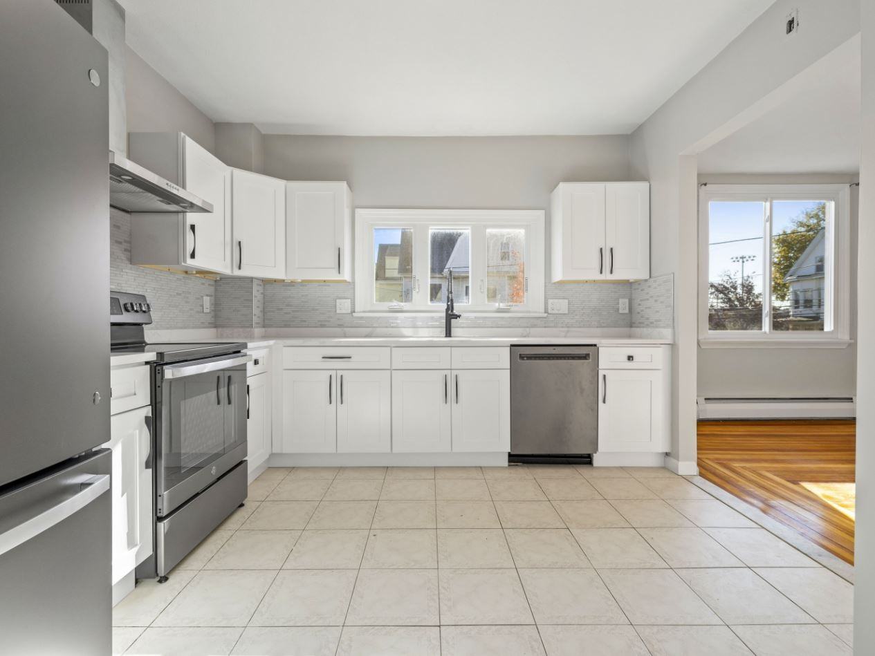 42 William St #2ROOMA - Photo 3 of 10