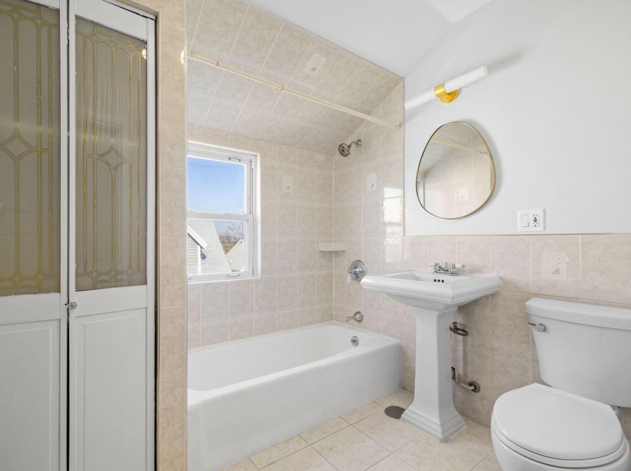 42 William St #2ROOMA - Photo 7 of 10