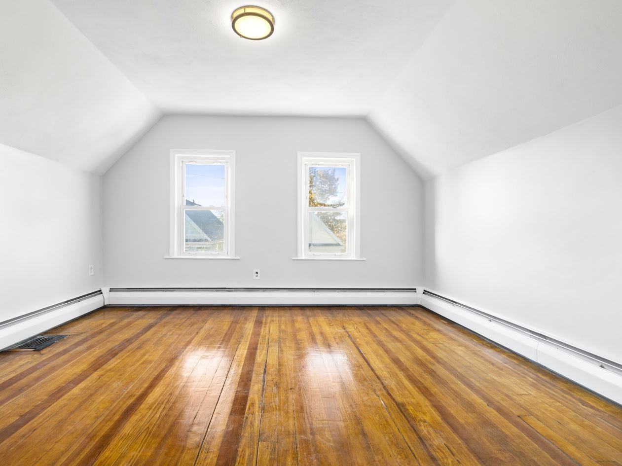 42 William St #2ROOMB - Photo 2 of 10