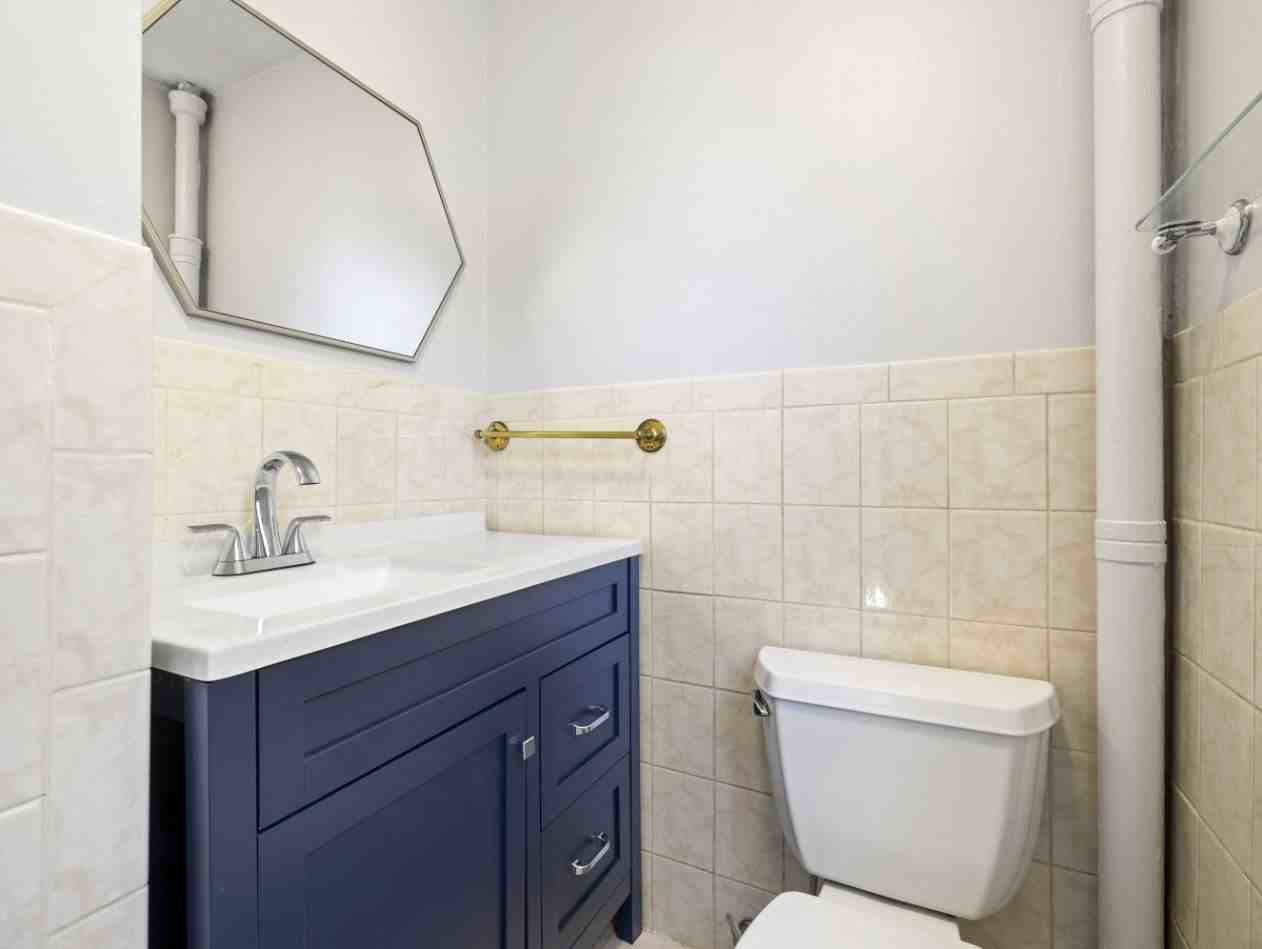 42 William St #2ROOMB - Photo 5 of 10