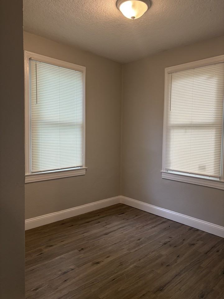 1636 W 28th St #1 - Photo 2 of 11