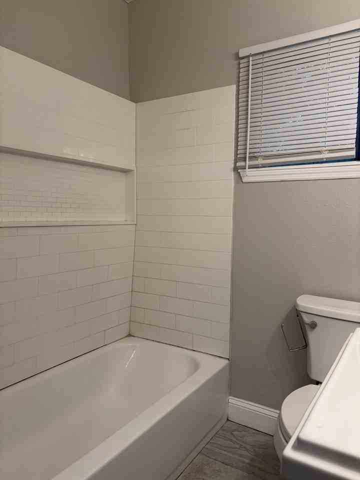 1636 W 28th St #1 - Photo 4 of 11