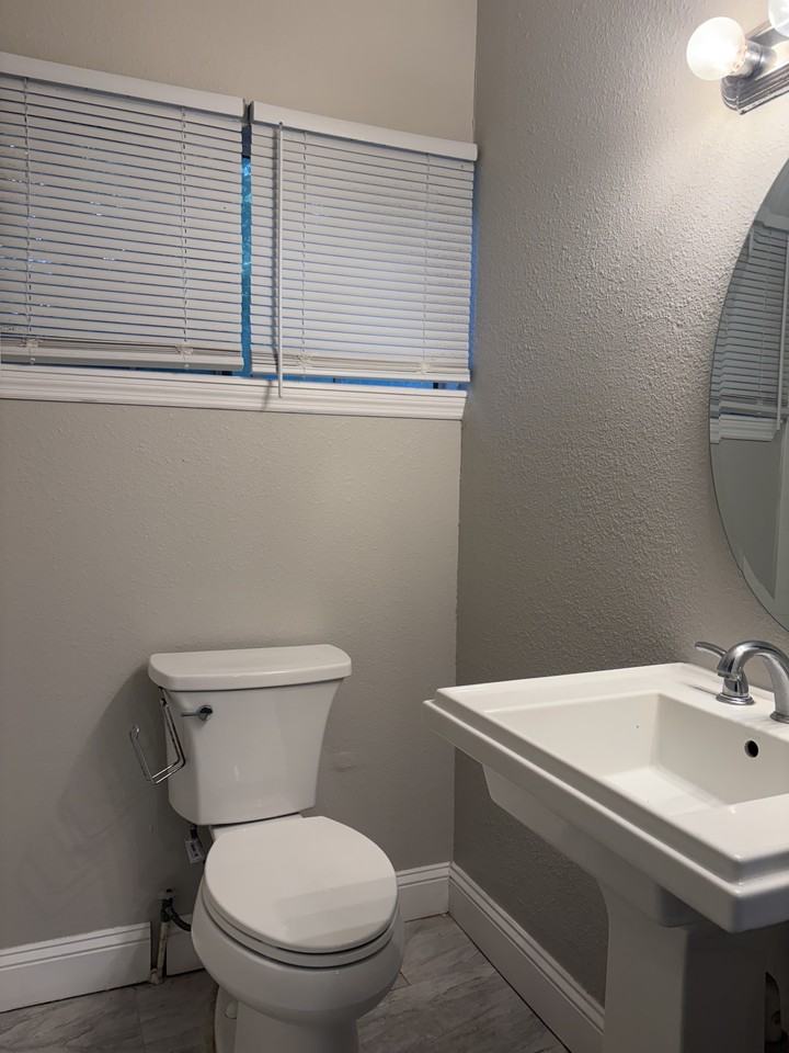 1636 W 28th St #1 - Photo 5 of 11