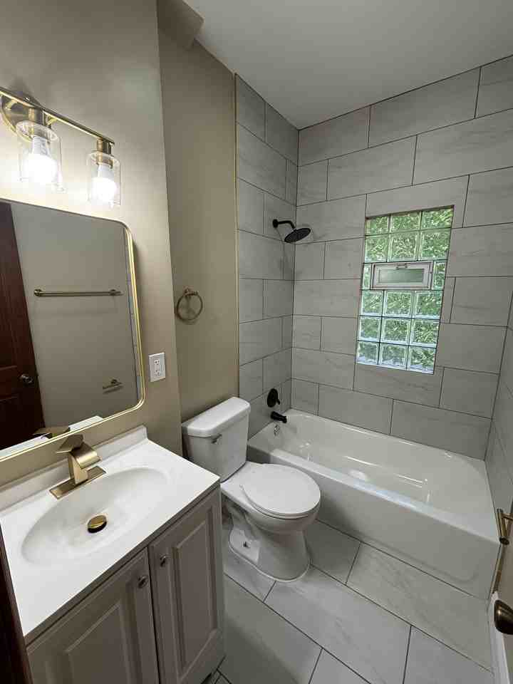 346 Richard Gordon Hatcher Blvd #1 - Photo 5 of 19