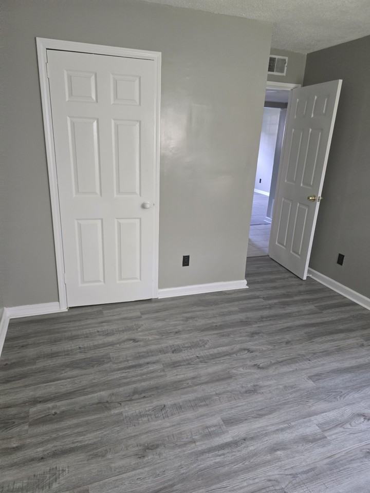 3421 Shanks Ln #6 - Photo 2 of 8