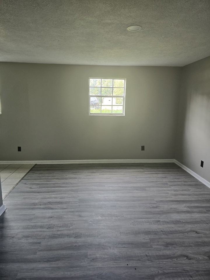 3421 Shanks Ln #6 - Photo 3 of 8