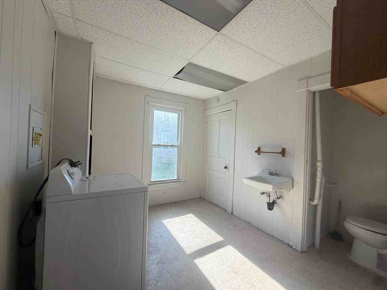 418 E Ash St #1 - Photo 6 of 13