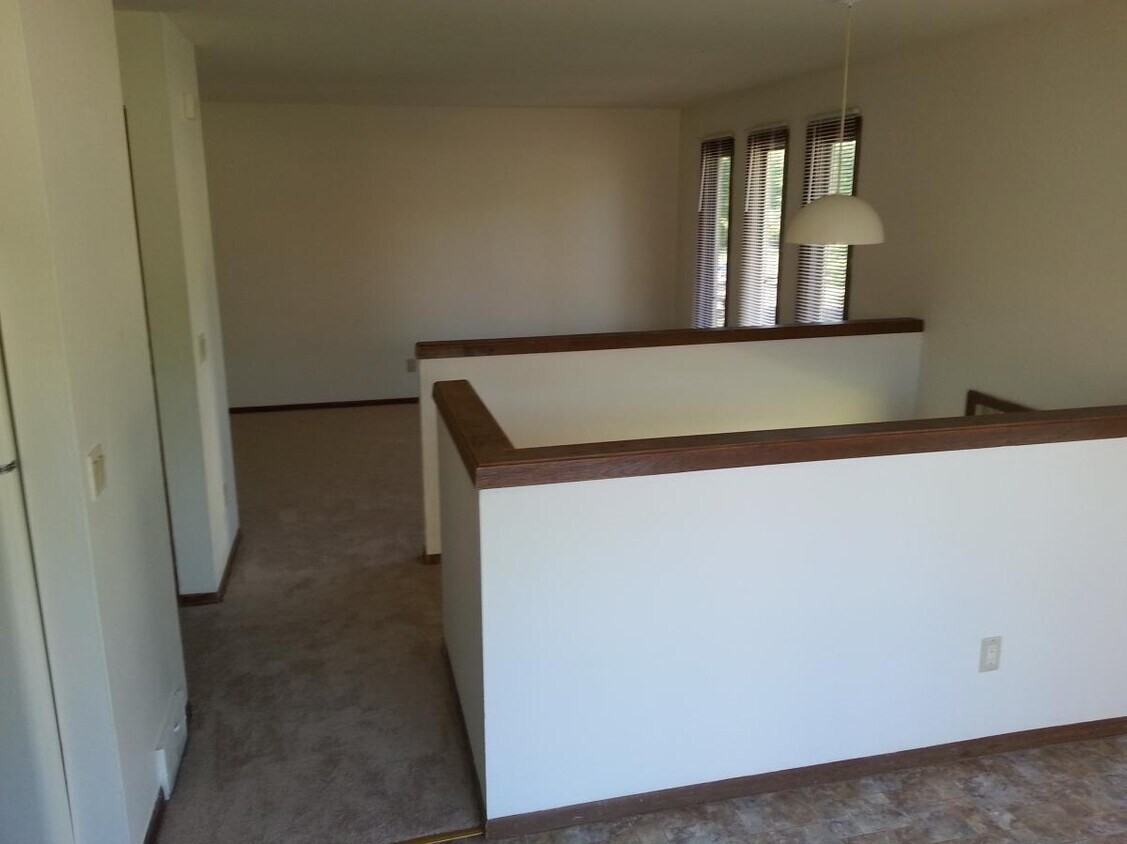 1303 S Thompson Dr #1 - Photo 2 of 10