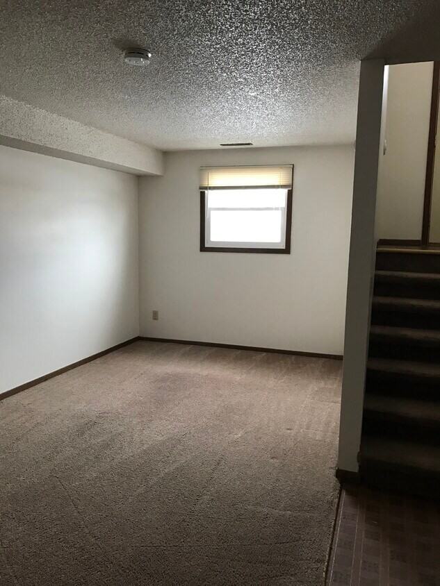 1303 S Thompson Dr #1 - Photo 7 of 10