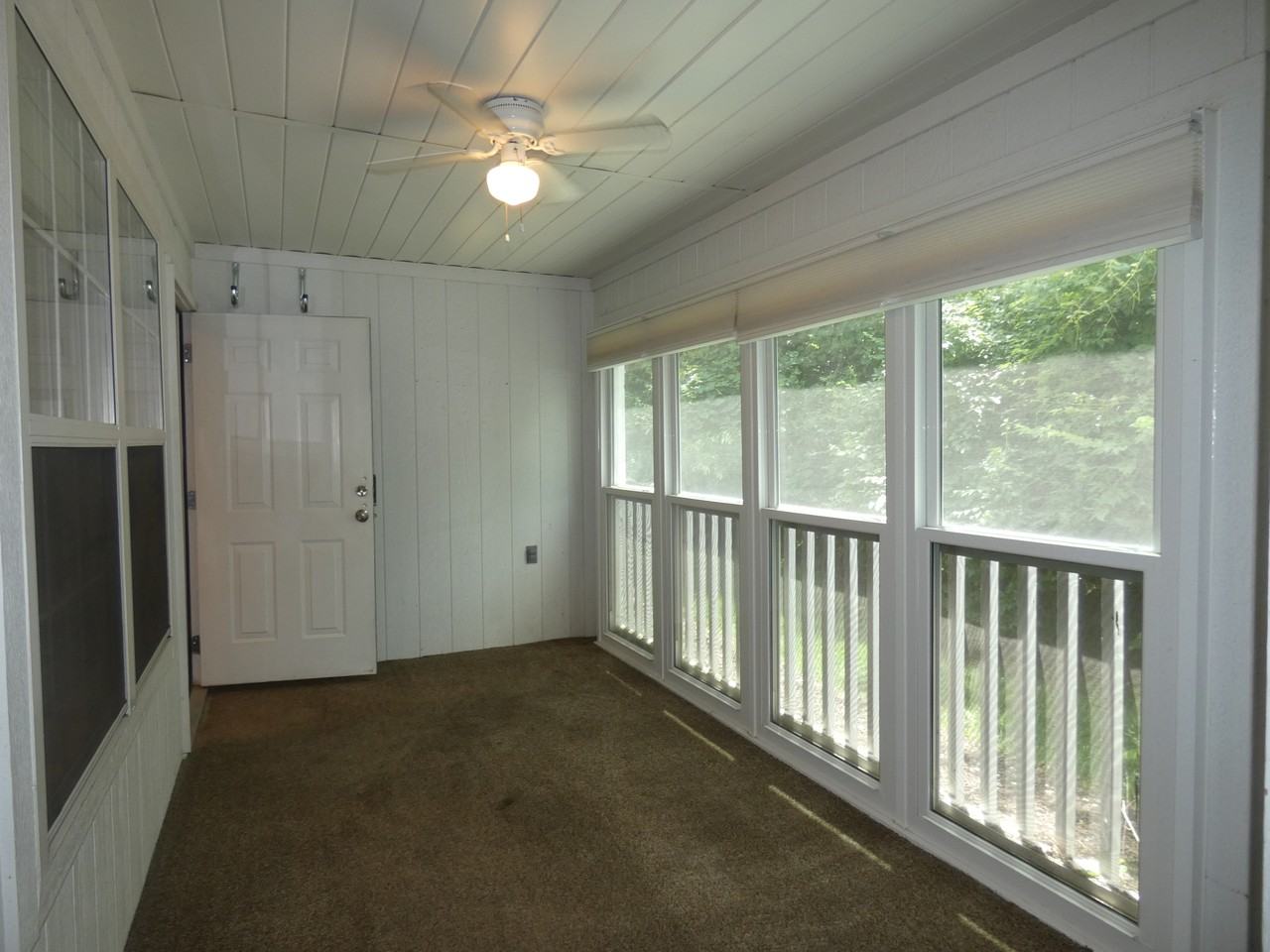 2483 Ne 68th St - Photo 6 of 23