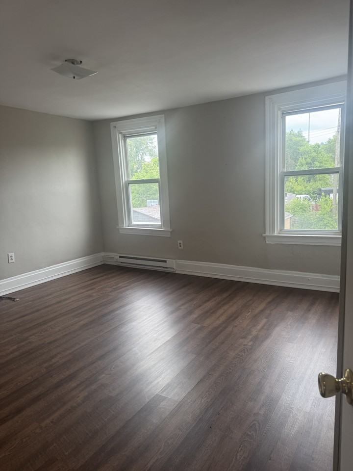 61 Sycamore St #1 - Photo 5 of 5