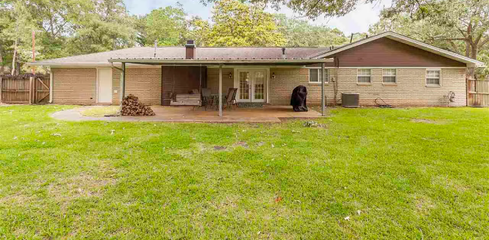 6035 Marcus Dr #1 - Photo 2 of 11