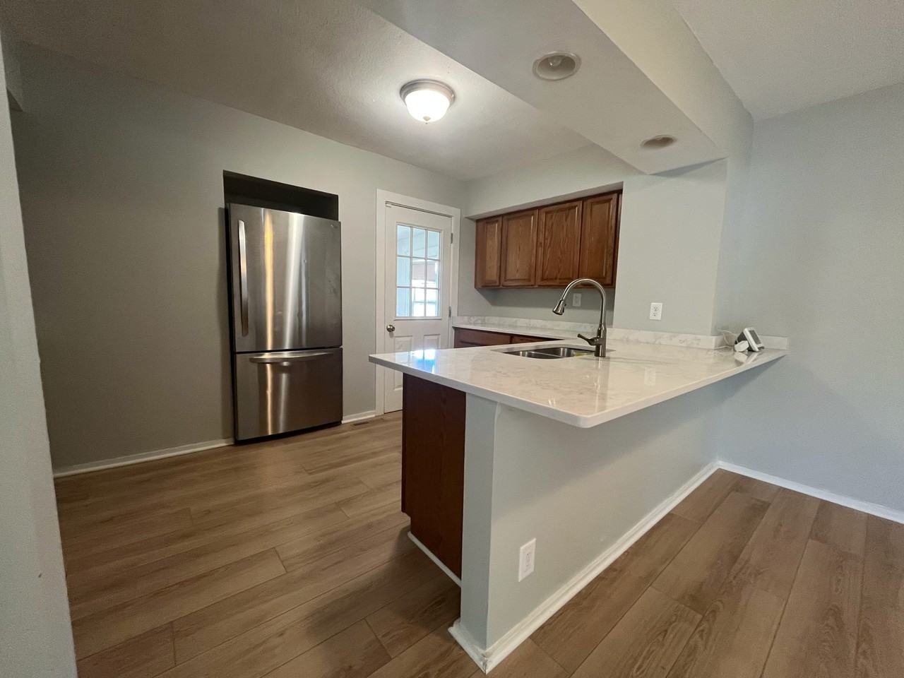 3814 Columbia St #1 - Photo 4 of 9
