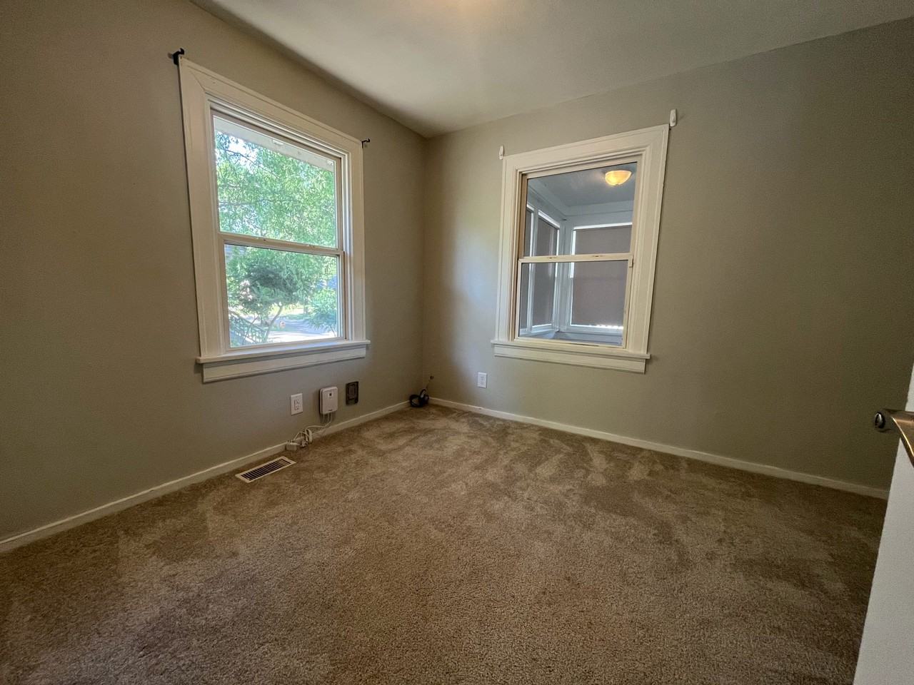 3814 Columbia St #1 - Photo 7 of 9