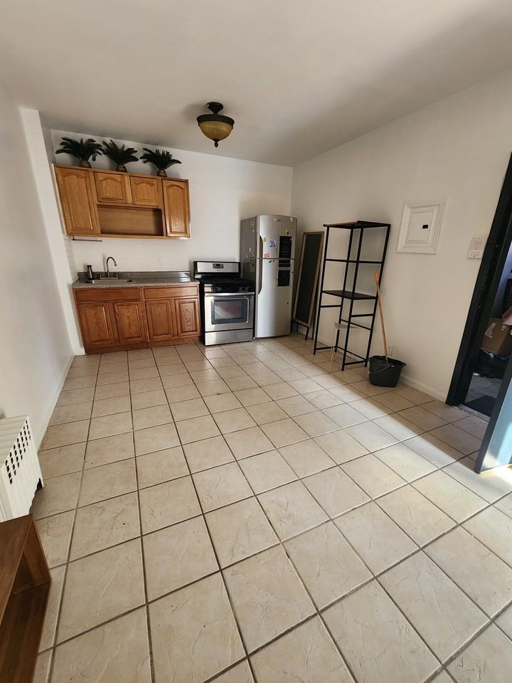 565 Nostrand Ave #2F - Photo 6 of 8