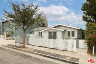 734 Pier Ave - Photo 3 of 8