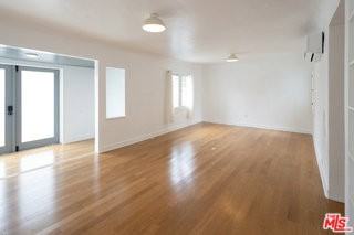734 Pier Ave - Photo 5 of 8