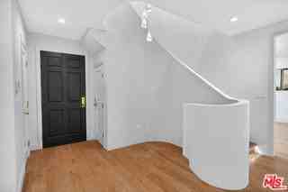 462 Warner Ave - Photo 5 of 8
