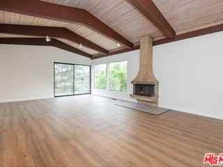2819 Pacific View Trl - Photo 4 of 8