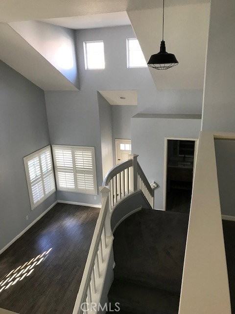 10 Carriage Dr - Photo 2 of 8