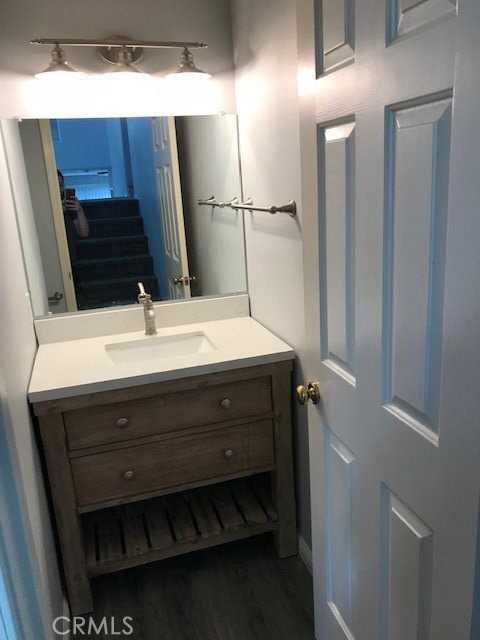 10 Carriage Dr - Photo 4 of 8