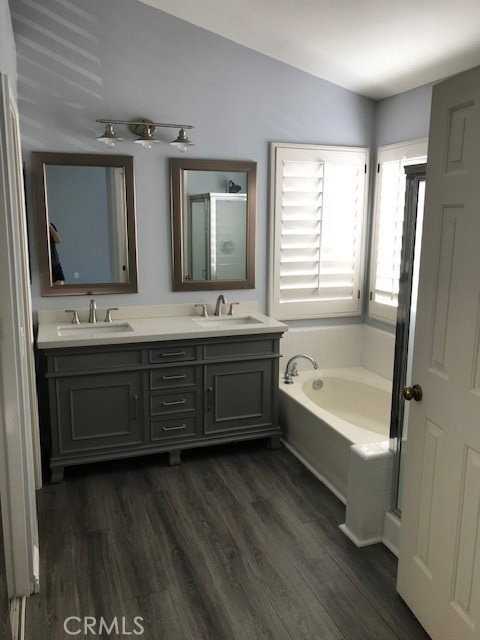 10 Carriage Dr - Photo 6 of 8