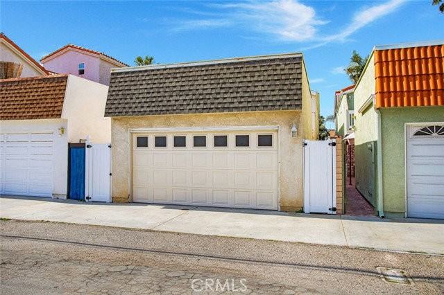 222 17th St - Photo 4 of 8