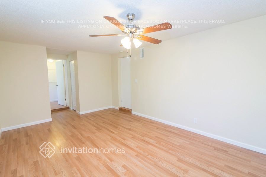 9413 Sw 53rd St - Photo 4 of 10