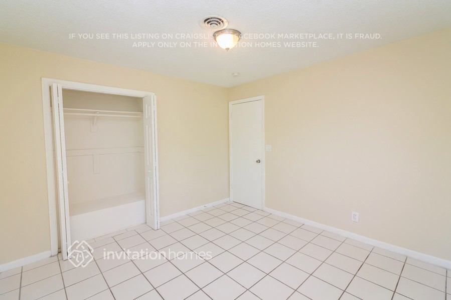 9413 Sw 53rd St - Photo 6 of 10