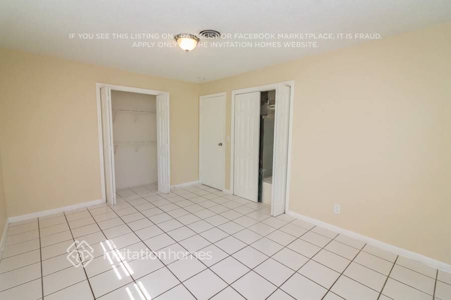 9413 Sw 53rd St - Photo 7 of 10
