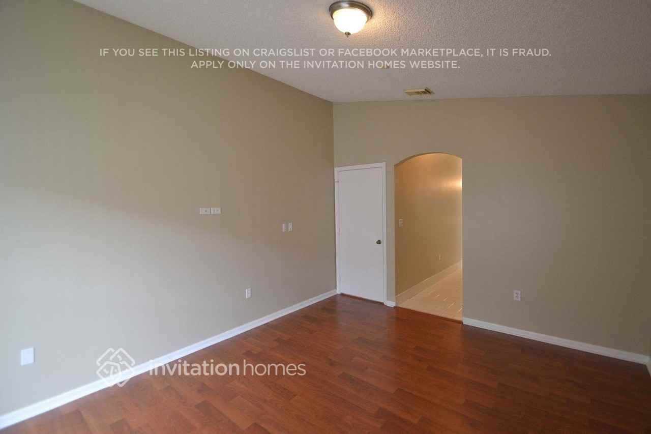 16594 Nw 7th St - Photo 5 of 14