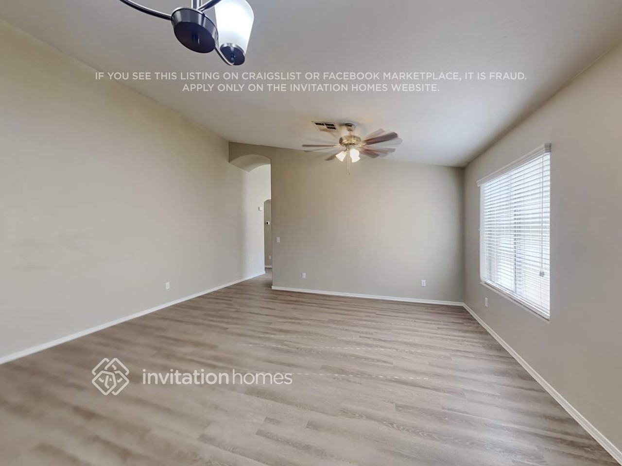 13383 W Watson Ln - Photo 4 of 19