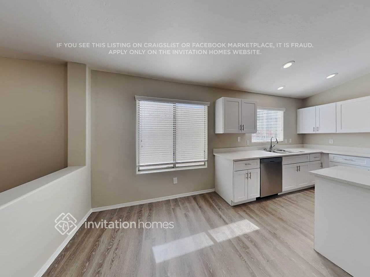 13383 W Watson Ln - Photo 7 of 19
