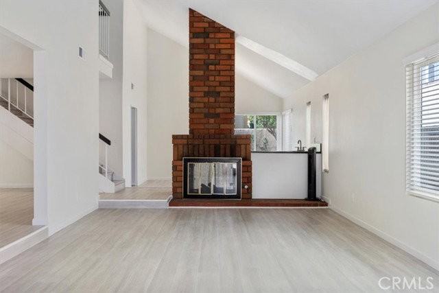20220 Elkwood St - Photo 2 of 8