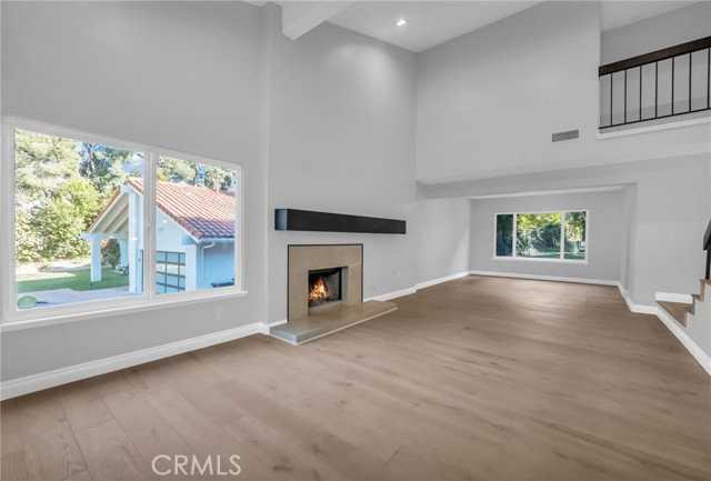 4642 Poe Ave - Photo 3 of 5