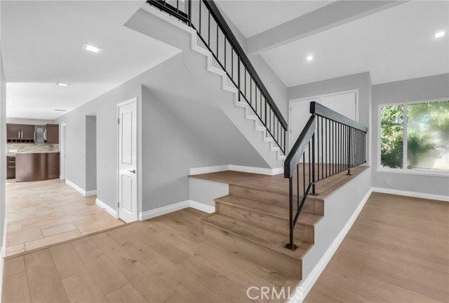 4642 Poe Ave - Photo 4 of 5