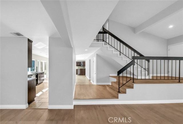 4642 Poe Ave - Photo 5 of 5