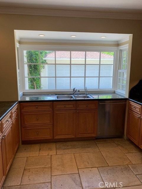 10536 Woodbridge St - Photo 5 of 8
