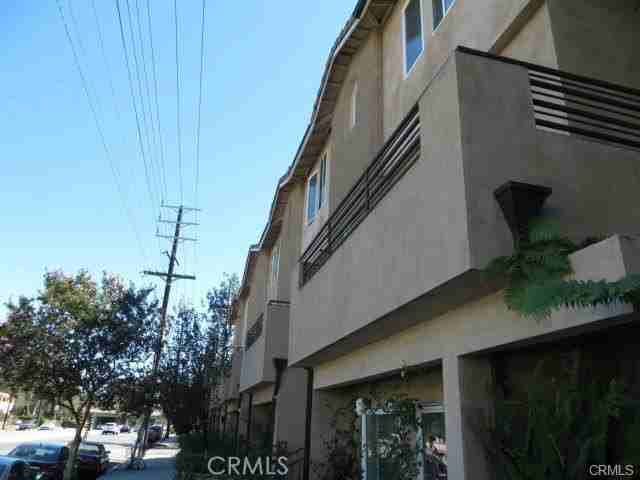 5555 Carpenter Ave #4 - Photo 2 of 8