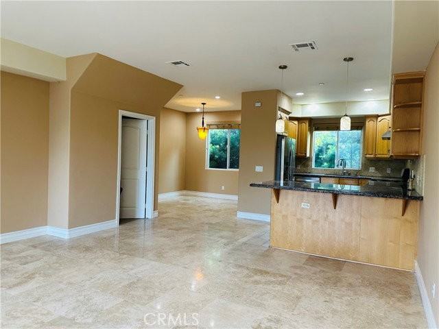 5555 Carpenter Ave #4 - Photo 6 of 8