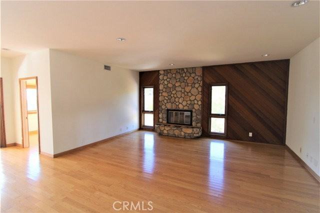 3694 Berwick Dr - Photo 5 of 8