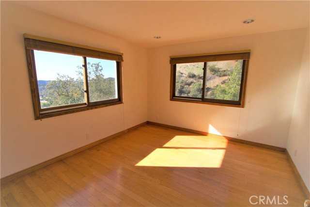 3694 Berwick Dr - Photo 6 of 8