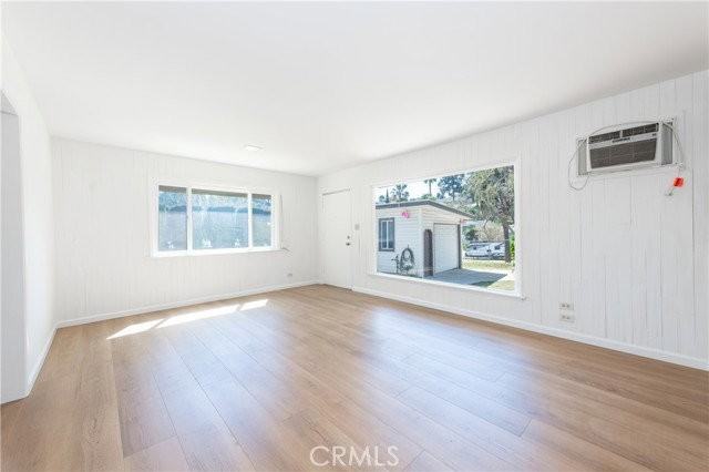 3757 York Blvd - Photo 3 of 8
