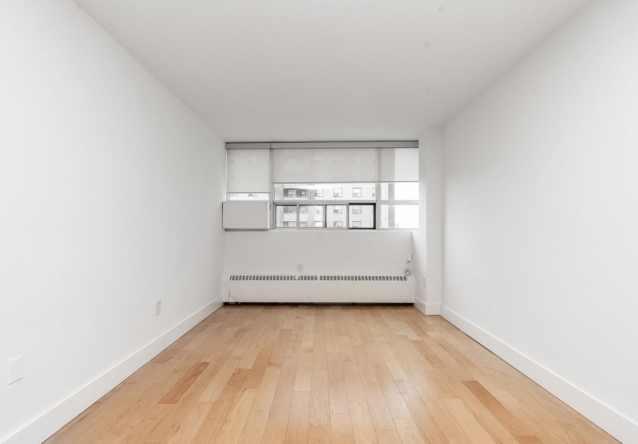 730 St. Clarens - Photo 3 of 50