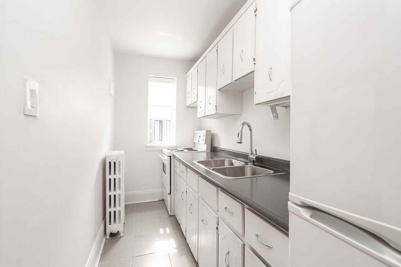 118 Roncesvalles Avenue - Photo 2 of 11